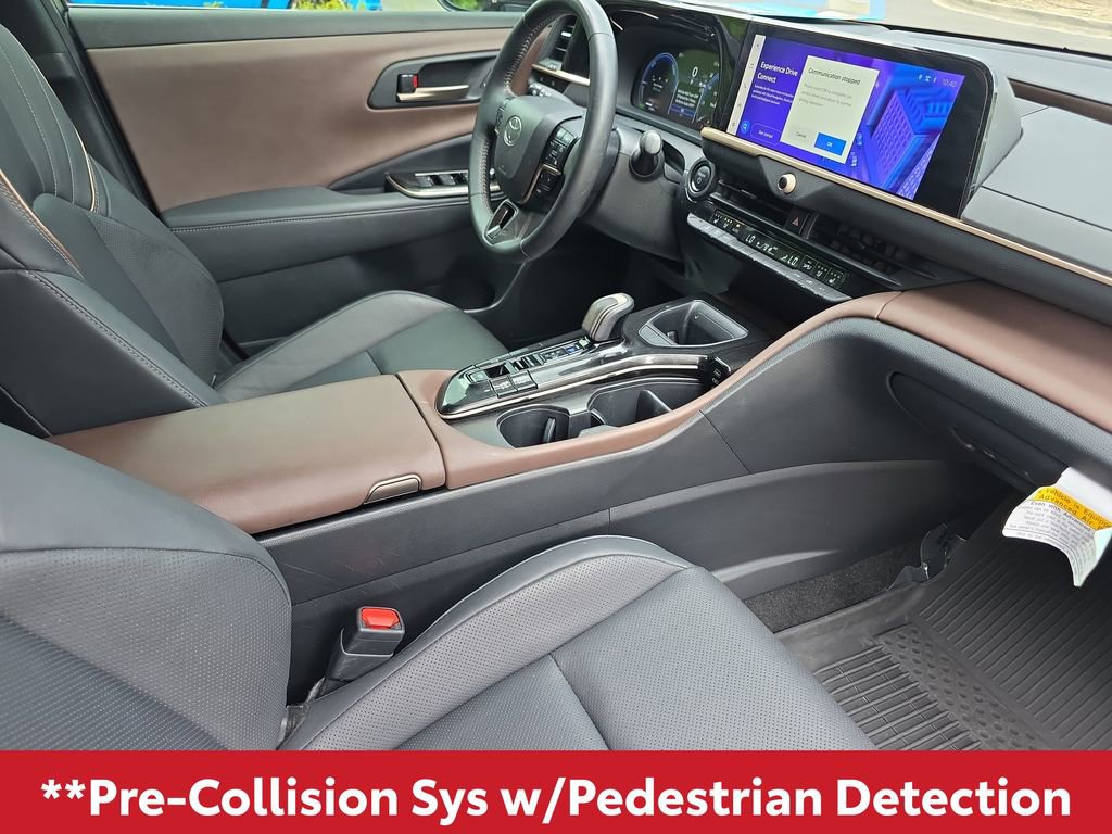 Used 2024 Toyota Crown Limited AWD/4WD image 15