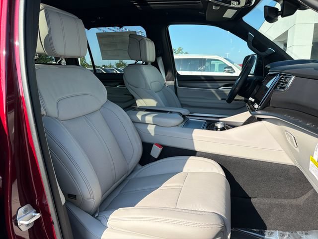 New 2026 Jeep Grand Wagoneer L Summit AWD/4WD image 32