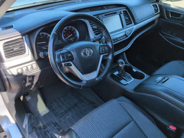 Used 2016 Toyota Highlander Plus AWD/4WD image 10