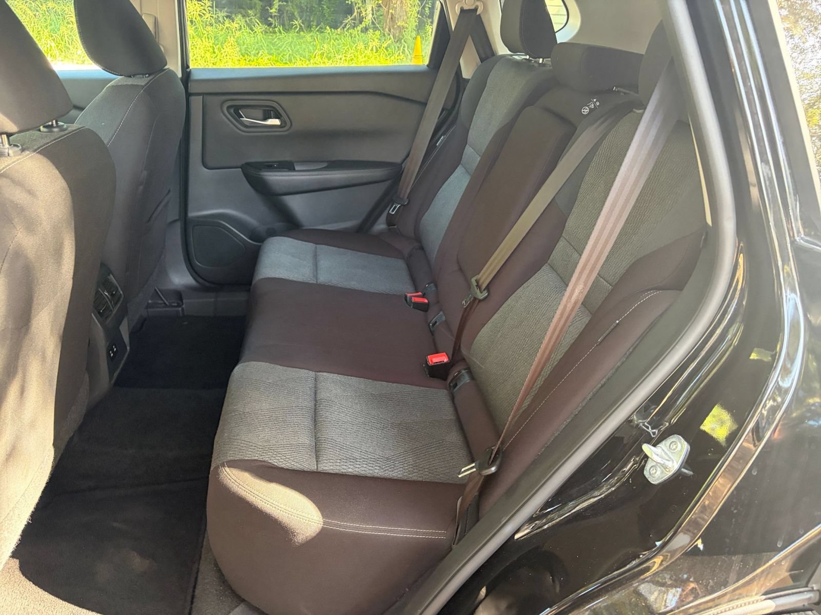 Used 2025 Nissan Rogue SV AWD/4WD image 40
