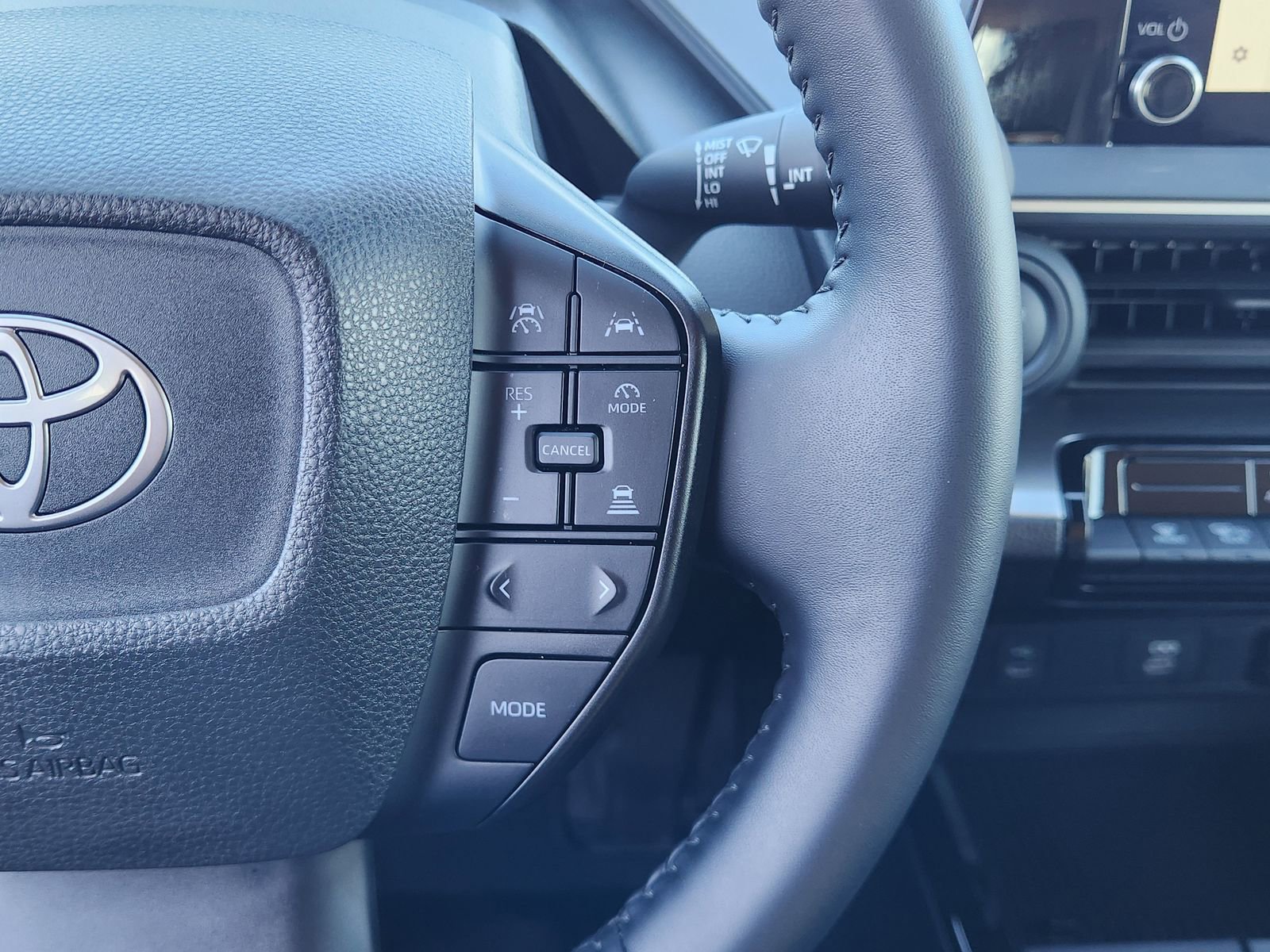 Used 2024 Toyota Prius LE image 32