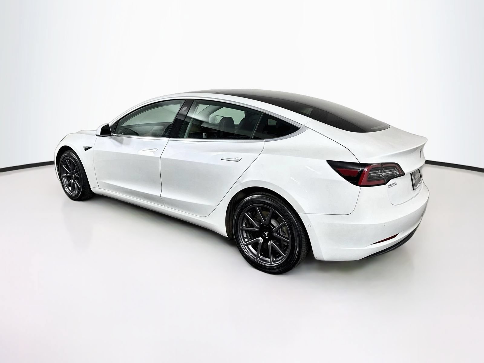 Used 2020 Tesla Model 3 Standard Range RWD image 5