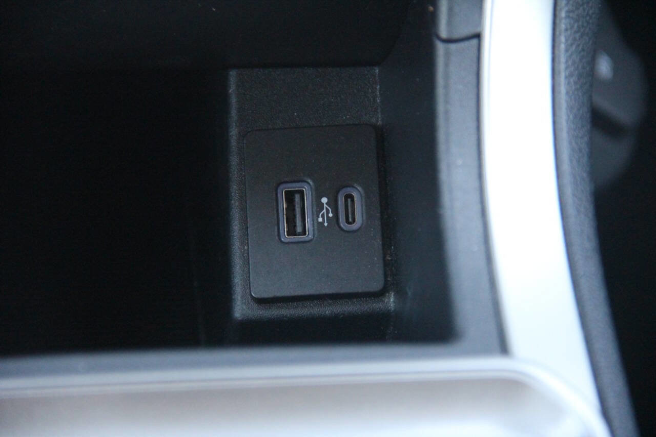 Used 2023 Ford Edge SEL image 21