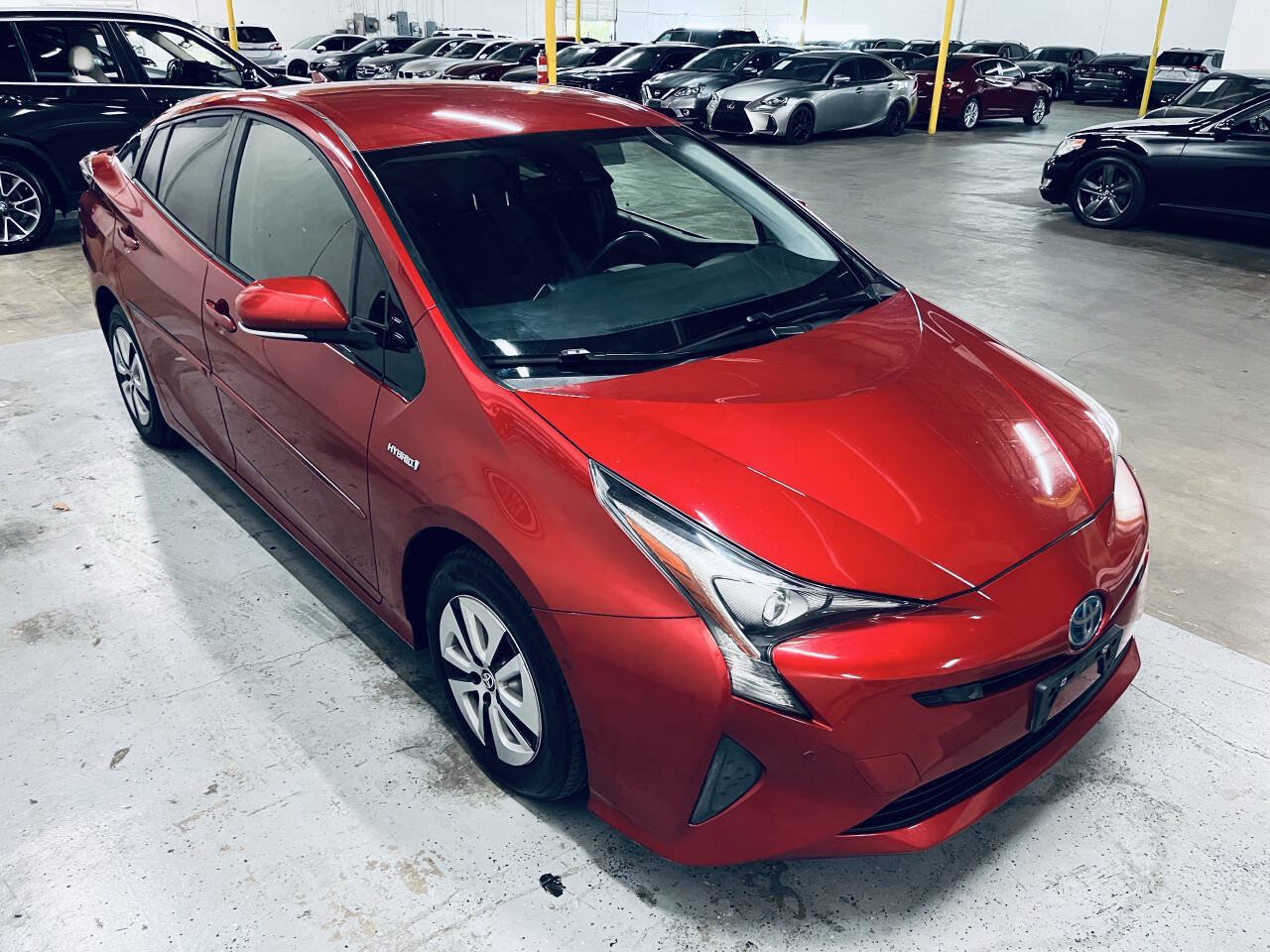 Used 2018 Toyota Prius Three FWD image 3