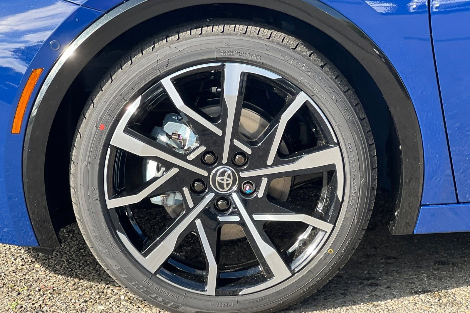 New 2026 Toyota Prius Plug-In Hybrid FWD image 33