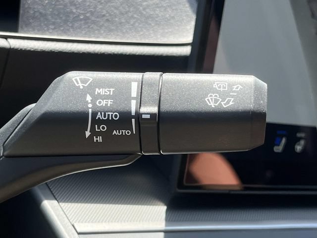 New 2026 Lexus ES 350e FWD image 39