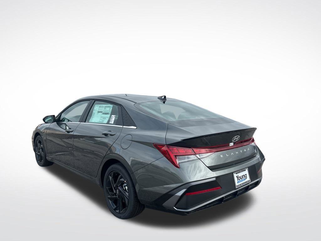 New 2026 Hyundai Elantra SEL Sport Premium image 8