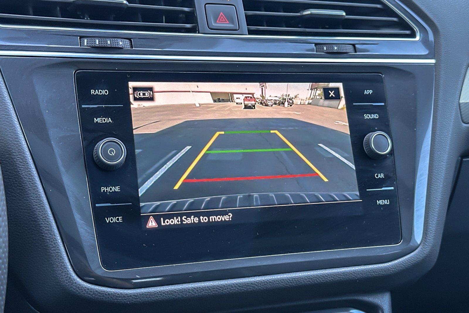 Used 2022 Volkswagen Tiguan SE R-Line image 19