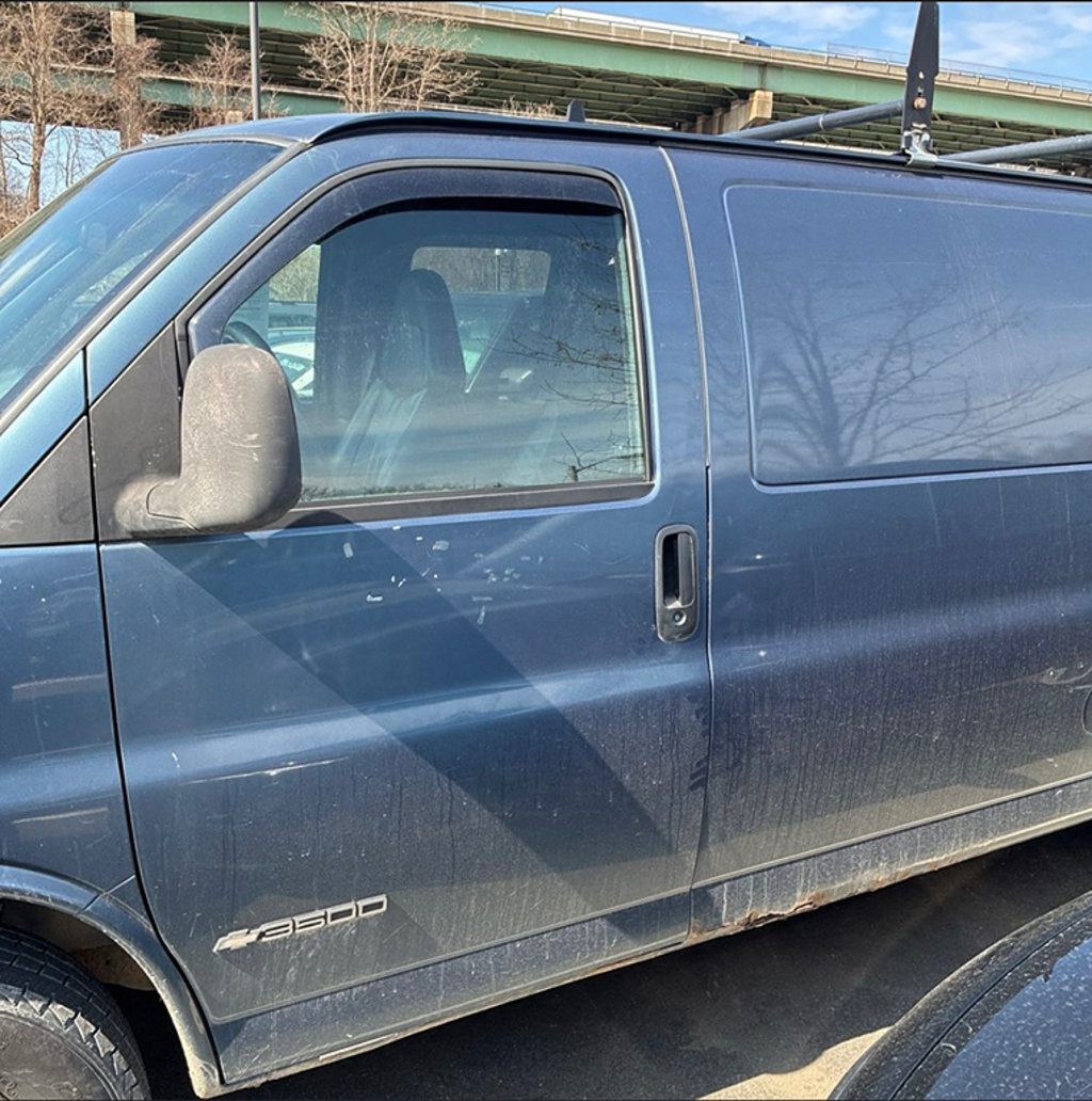 Used 1999 Chevrolet Express 3500 Extended RWD image 4