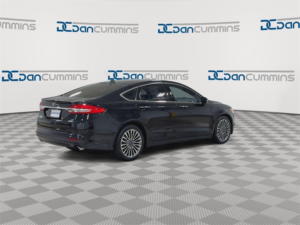 Used 2017 Ford Fusion SE w/ Fusion SE Technology Package image 8
