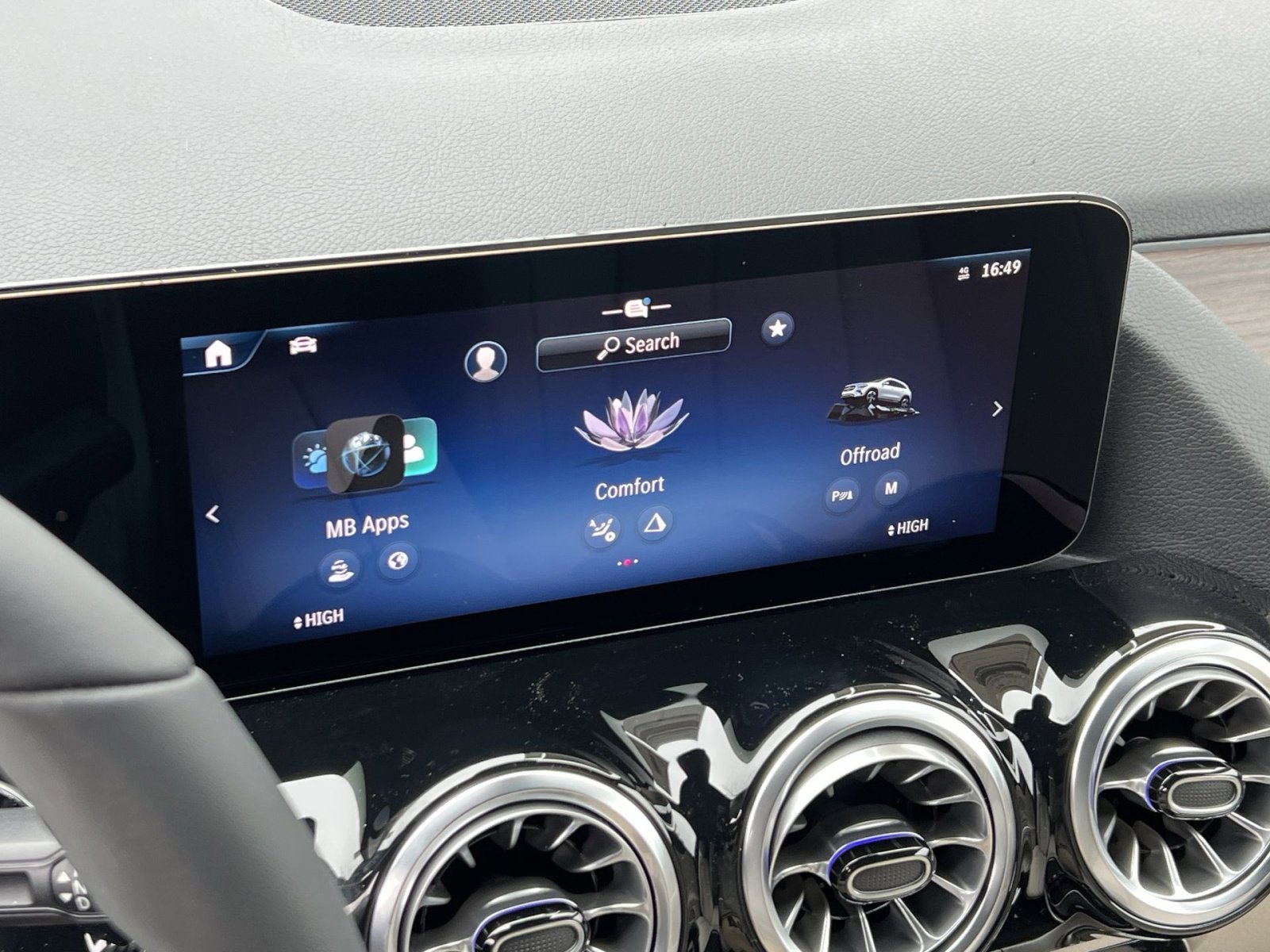 New 2026 Mercedes-Benz GLA 250 4MATIC image 18