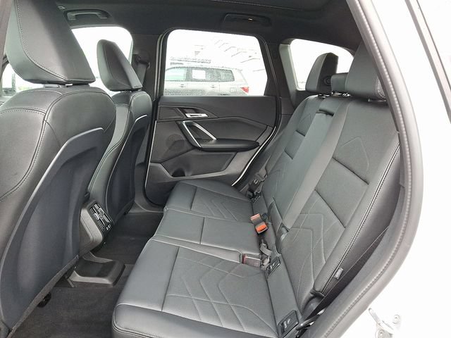 Used 2025 BMW X1 xDrive28i AWD/4WD image 10