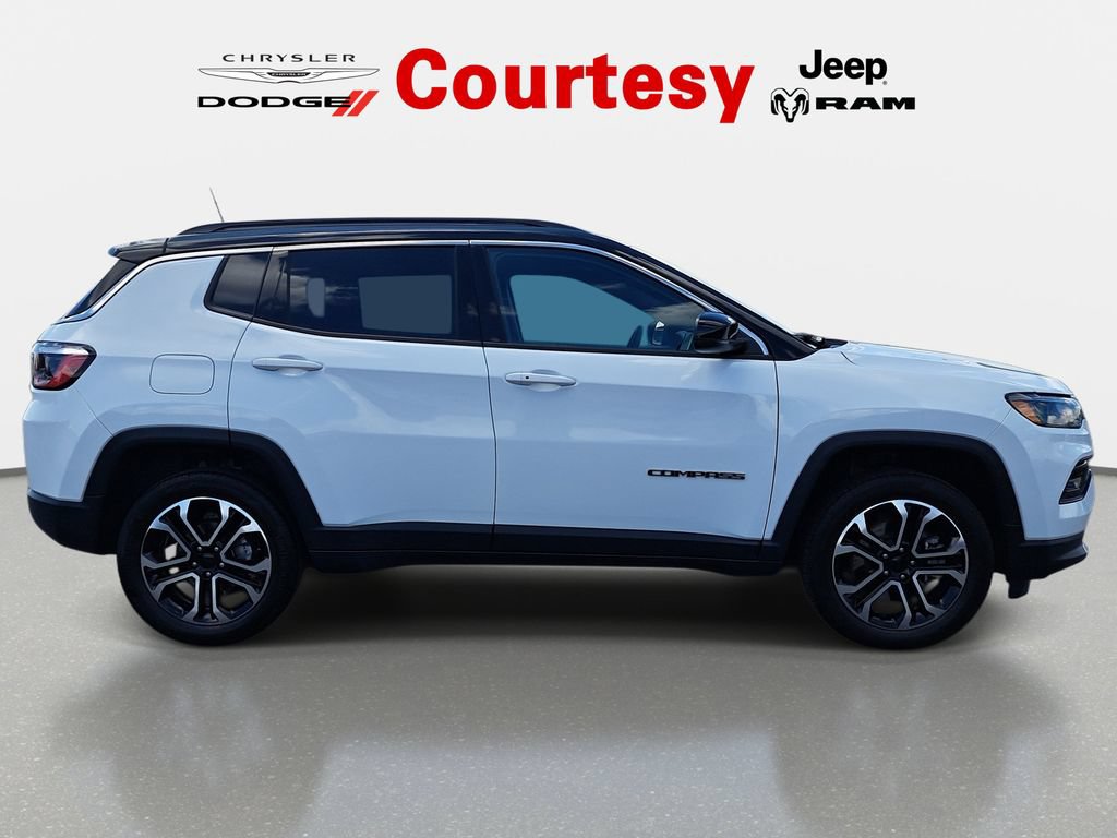 Certified 2023 Jeep Compass Limited AWD/4WD image 3