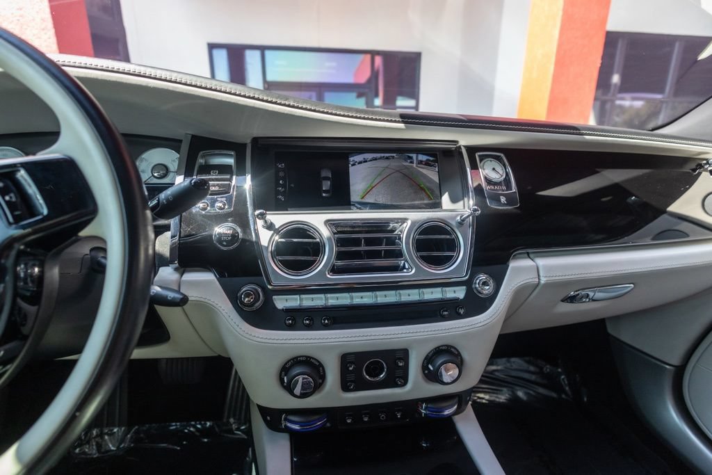 Used 2019 Rolls-Royce Wraith RWD image 25