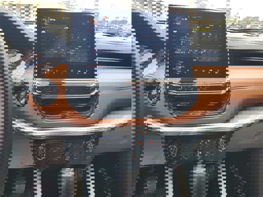 Used 2022 Jeep Compass Limited image 15