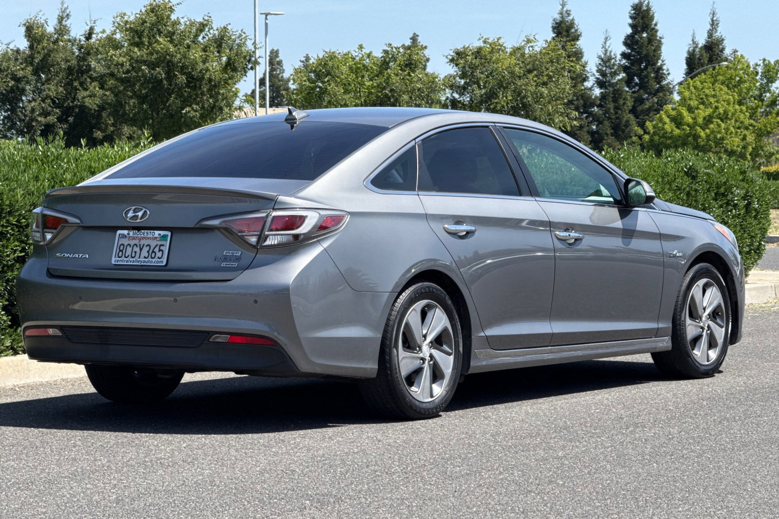 Used 2017 Hyundai Sonata Limited FWD image 4