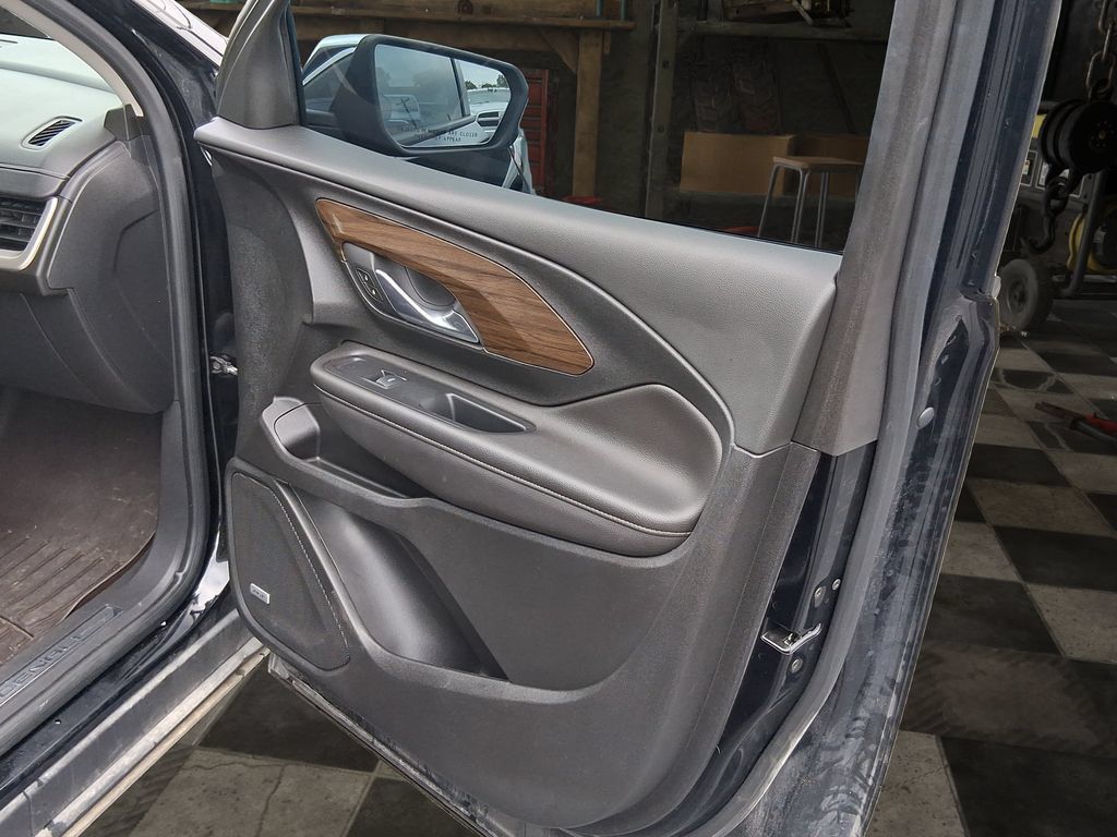 Used 2020 GMC Terrain Denali w/ LPO, Floor Liner Package FWD image 10