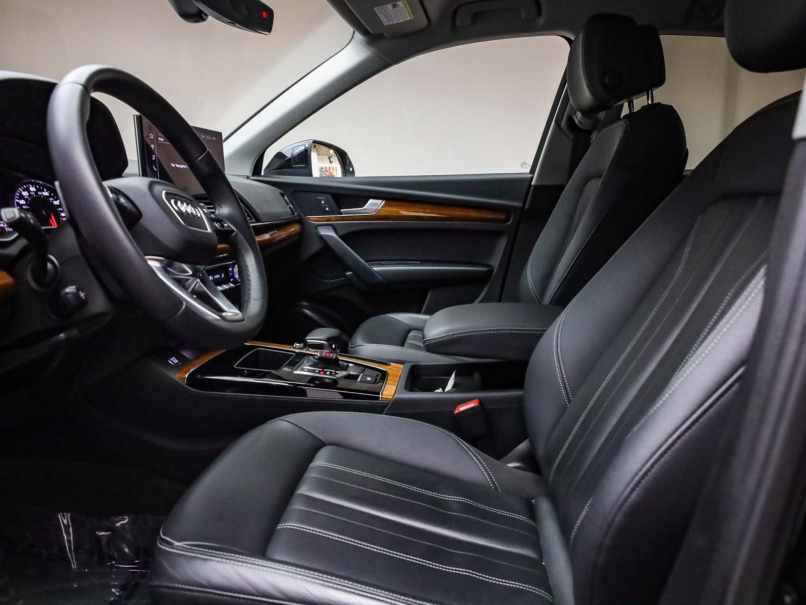 Used 2023 Audi Q5 2.0T Premium w/ Convenience Package AWD/4WD image 18