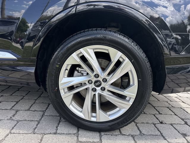 Used 2021 Audi Q7 3.0T Premium Plus w/ Premium Plus Package AWD/4WD image 11