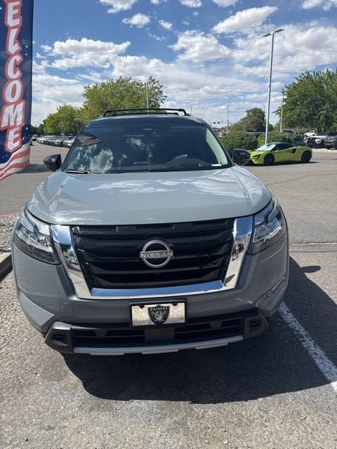 Certified 2024 Nissan Pathfinder Platinum AWD/4WD image 6