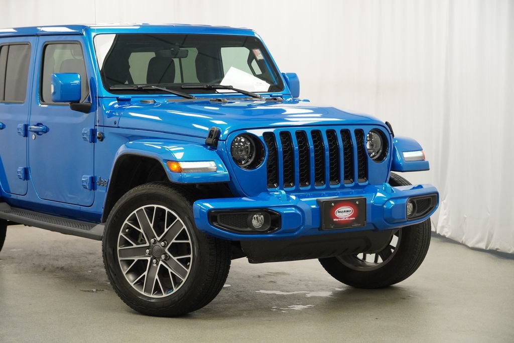 Used 2023 Jeep Wrangler Unlimited Sahara AWD/4WD image 3