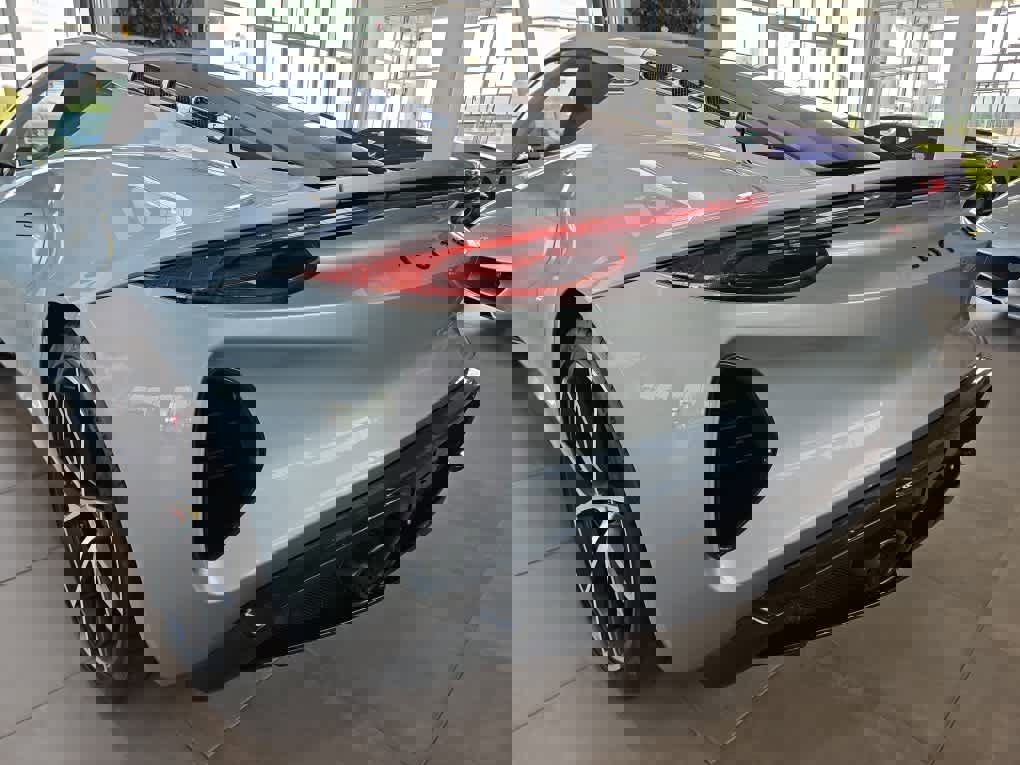 New 2025 Lotus Emira image 4