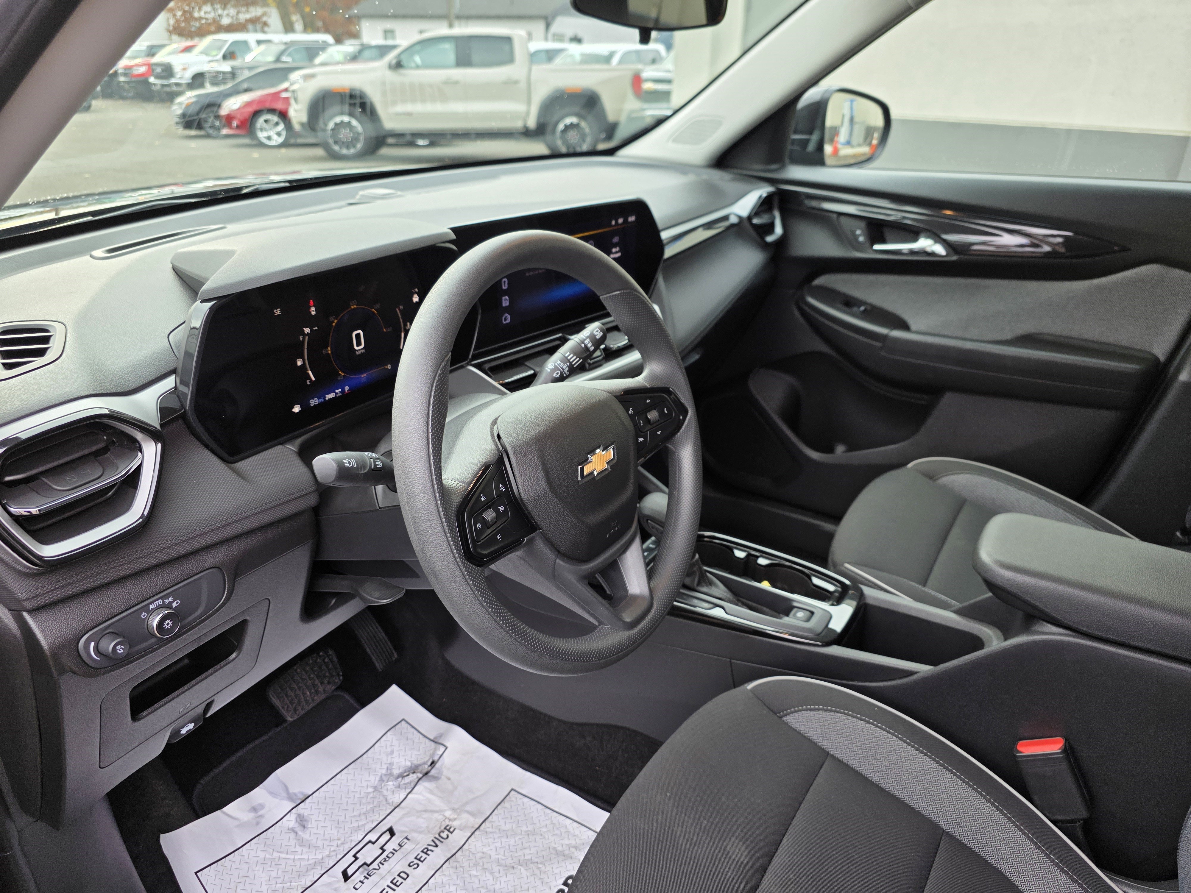 Used 2025 Chevrolet TrailBlazer LT image 12