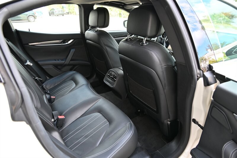Used 2019 Maserati Ghibli S Q4 AWD/4WD image 21