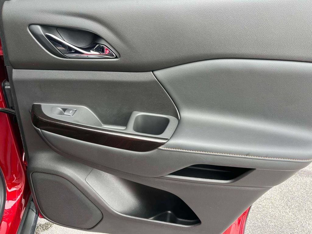 Certified 2021 GMC Acadia AT4 w/ Technology Package AWD/4WD image 19