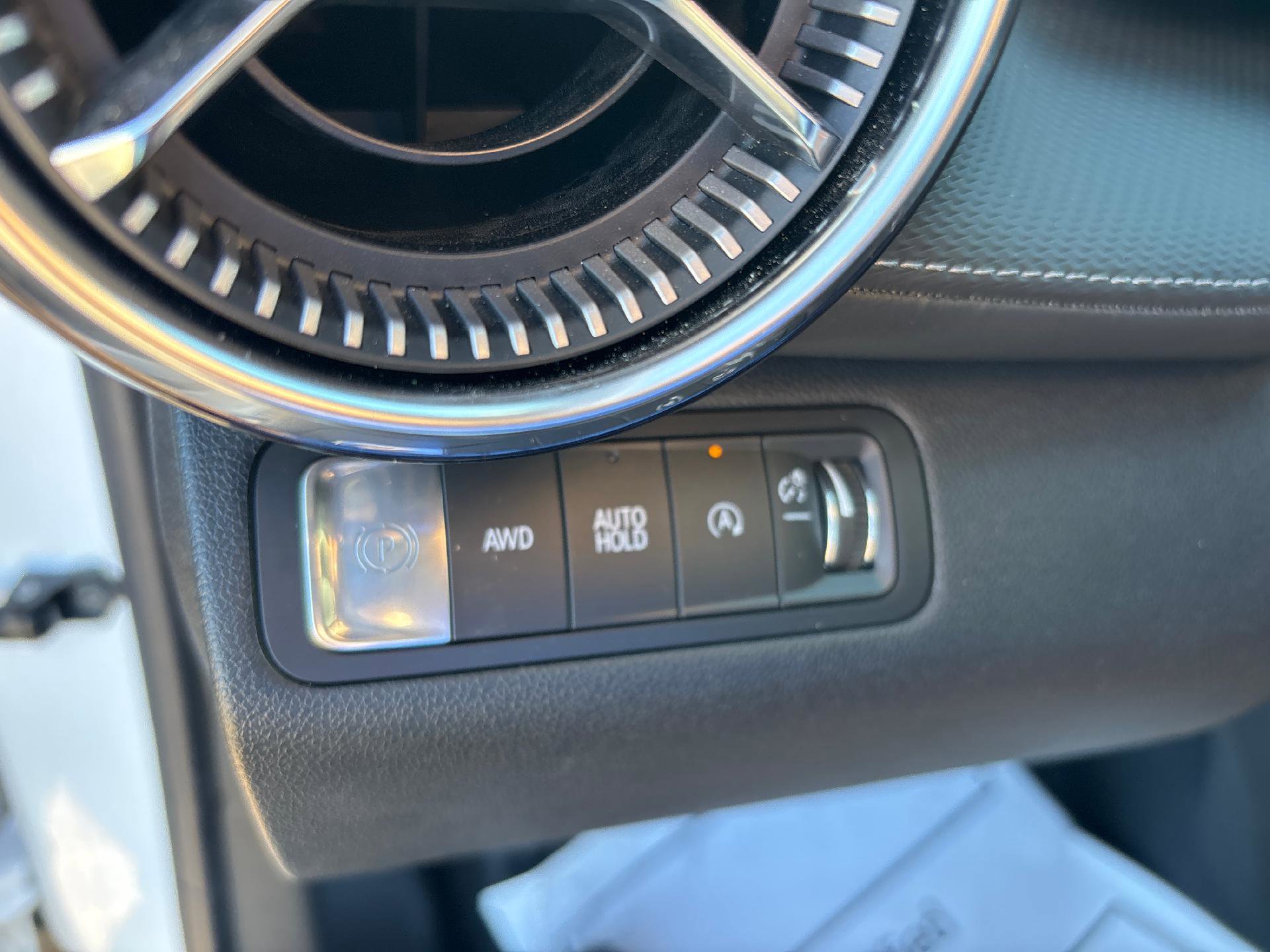 Used 2025 Chevrolet Equinox LT w/ Convenience Package II image 17