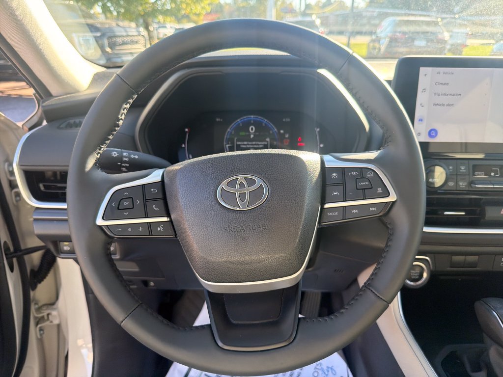 Used 2024 Toyota Grand Highlander AWD image 18