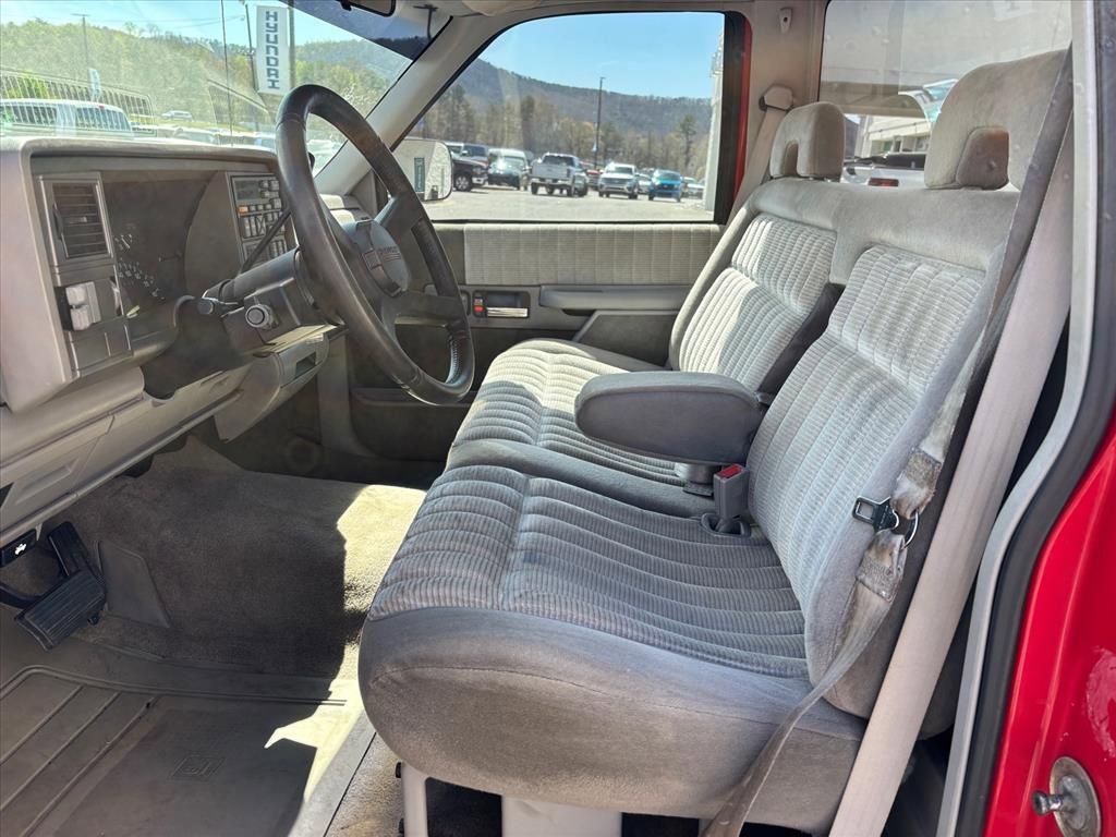 Used 1993 Chevrolet Silverado 1500 2WD Regular Cab image 9
