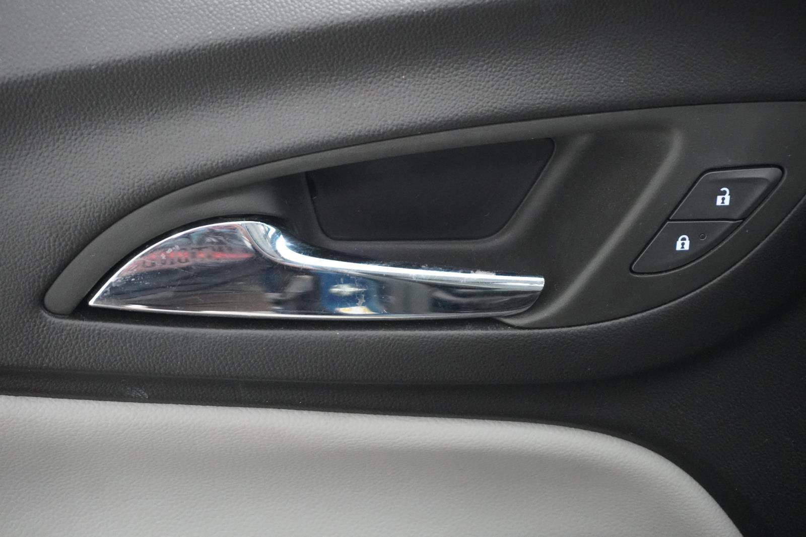 Used 2024 Chevrolet Equinox LS w/ Driver Confidence II Package image 14