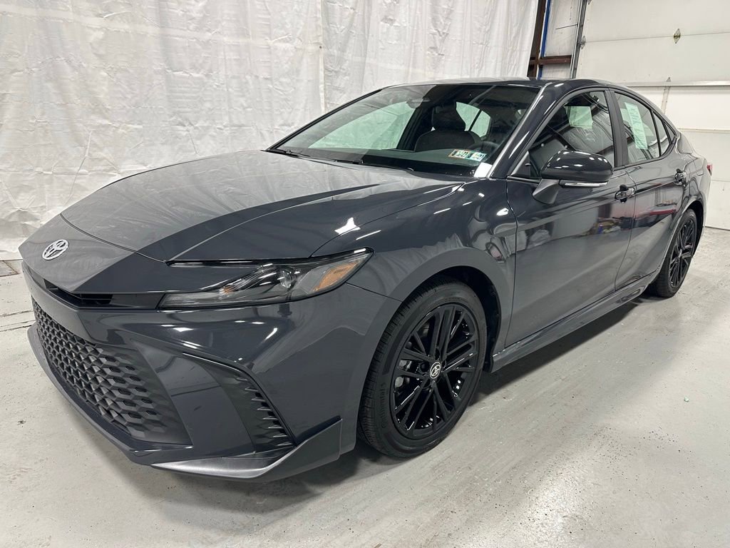Used 2026 Toyota Camry SE image 3