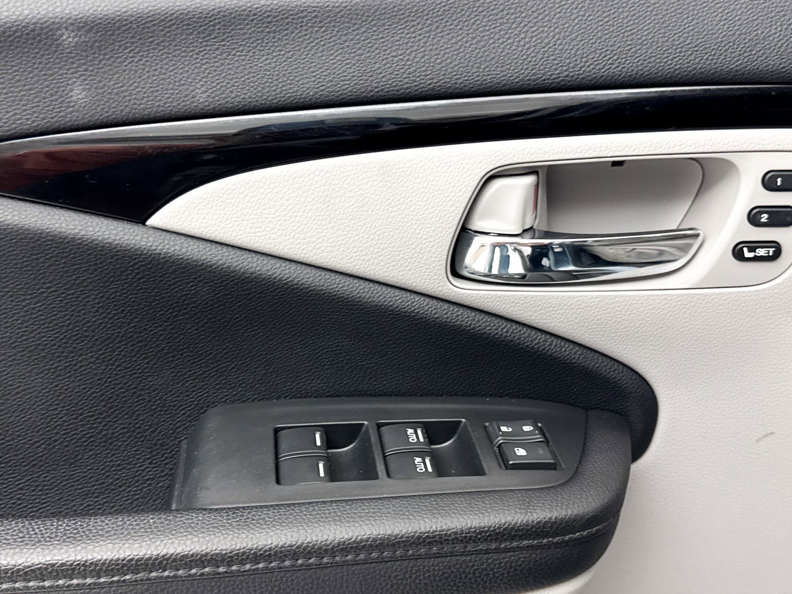 Used 2017 Honda Pilot Elite image 29