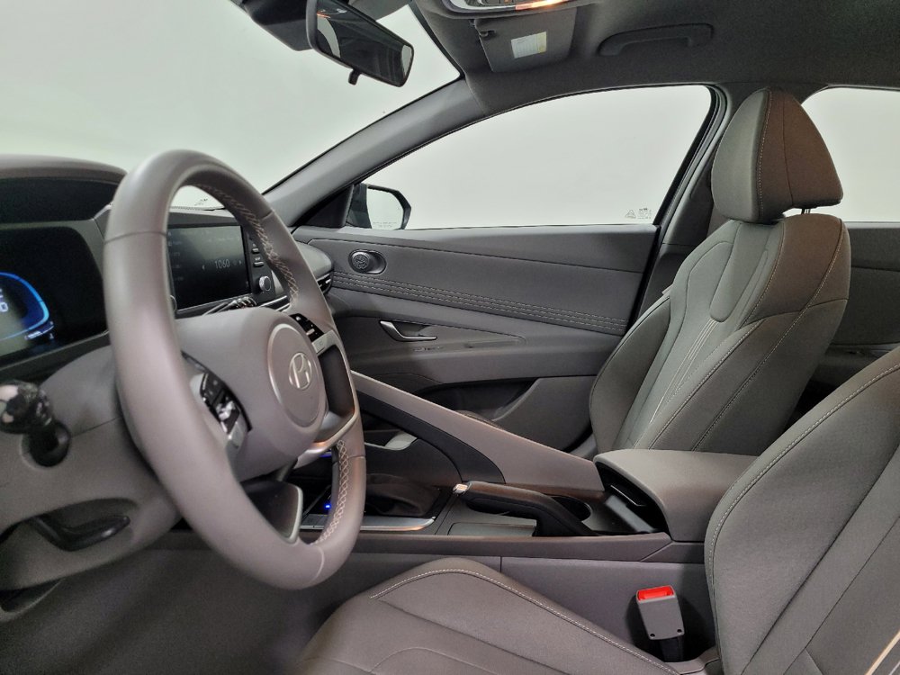 Used 2025 Hyundai Elantra Sport FWD image 17