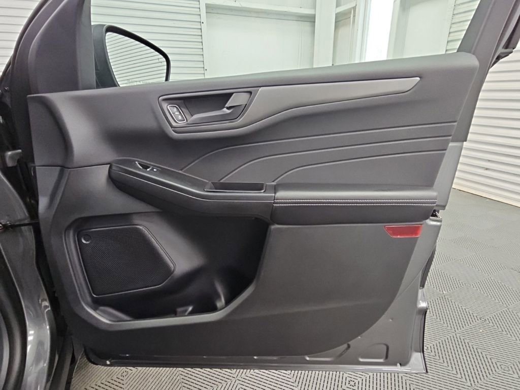Used 2025 Ford Escape Active w/ Tech Pack #1 FWD image 38