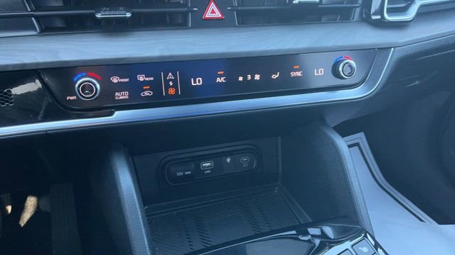 Used 2025 Kia Sportage X-Line w/ Premium Package image 22