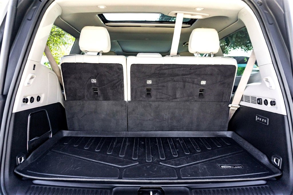 Used 2023 Jeep Wagoneer Series III w/ Premium Group I image 30