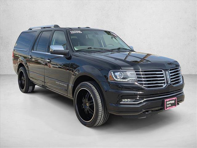 Used 2015 Lincoln Navigator L 4WD image 3