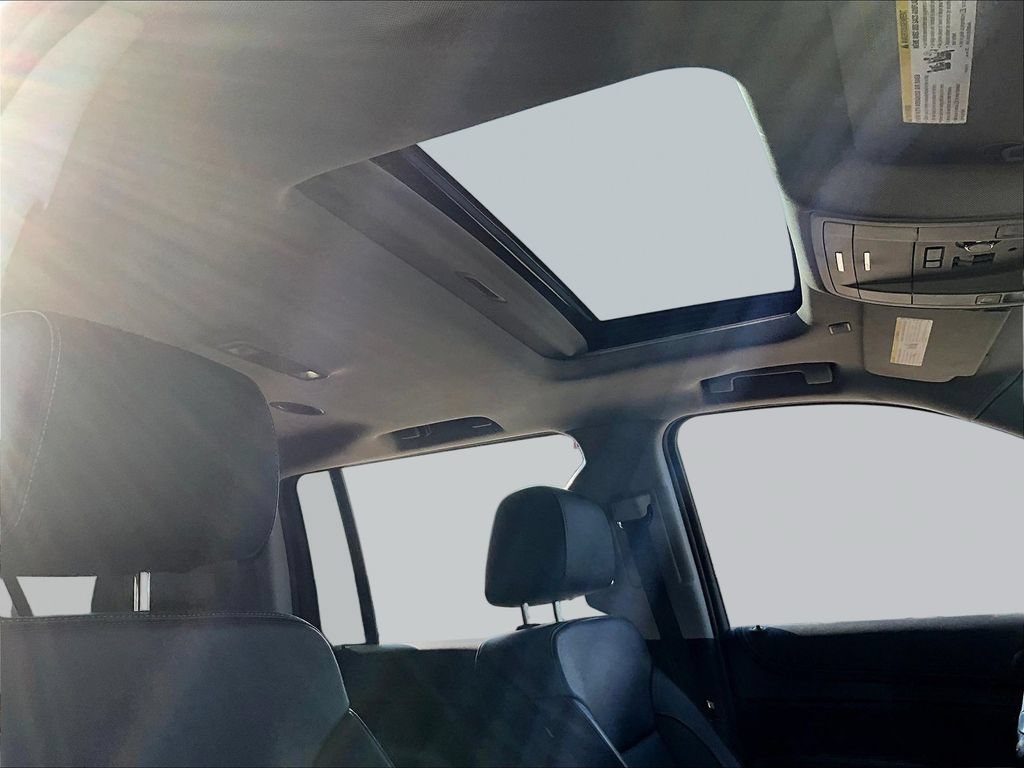 Used 2019 GMC Yukon XL SLT AWD/4WD image 30