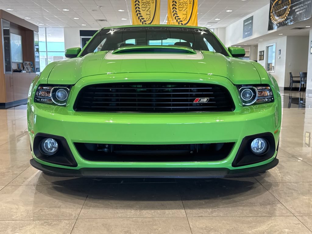 Used 2013 Ford Mustang GT Premium RWD video 2