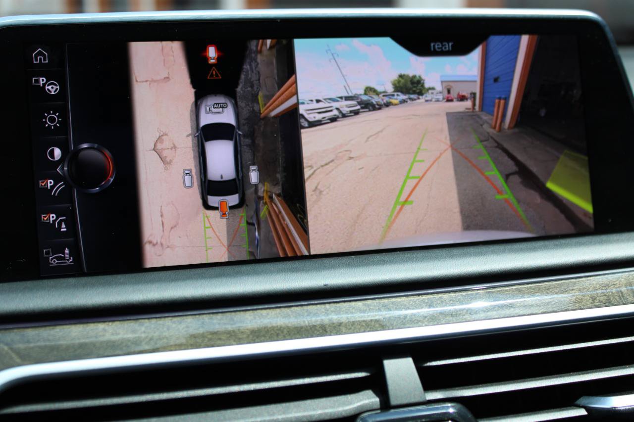 Used 2017 BMW 750i RWD image 28