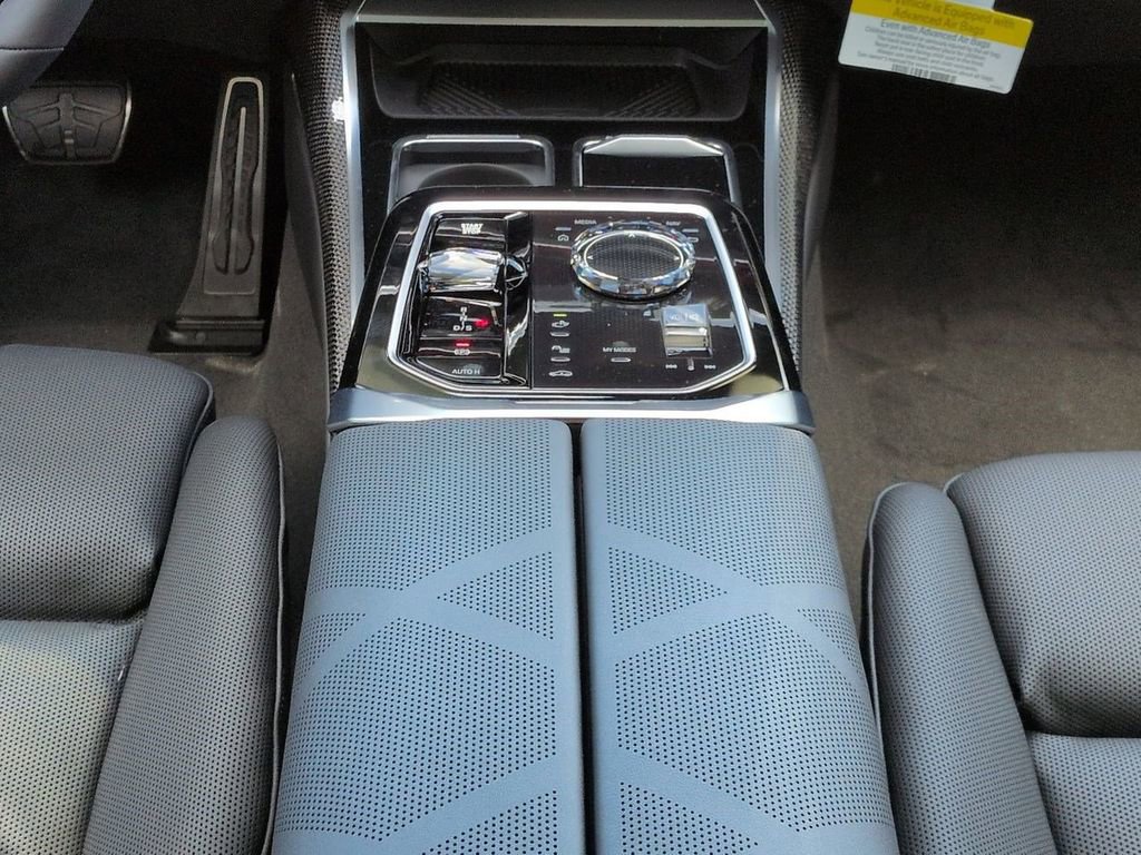New 2026 BMW 760i xDrive w/ Executive Package AWD/4WD image 19
