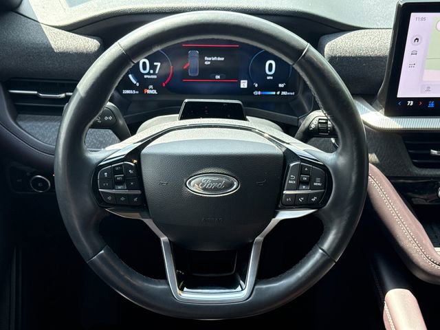 Used 2025 Ford Explorer Platinum RWD image 14