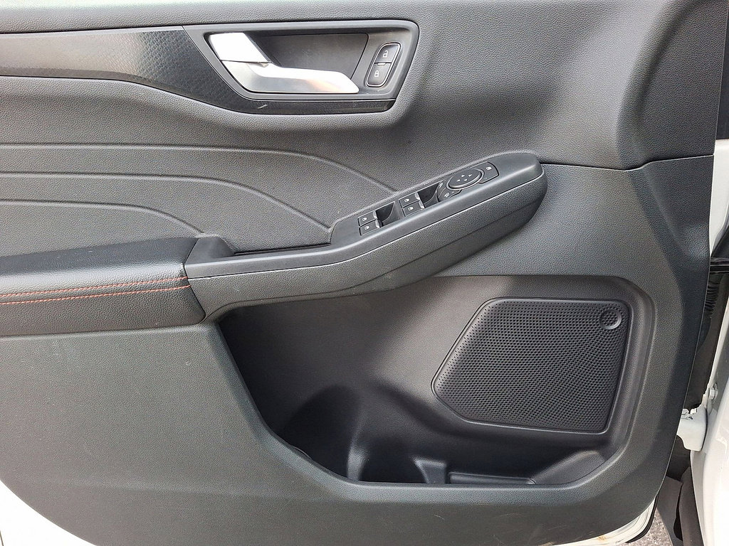 Certified 2022 Ford Escape SEL w/ SEL Stealth AWD Package image 10