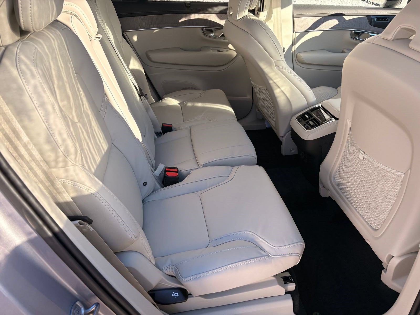 New 2026 Volvo XC90 B6 Ultra w/ Protection Package AWD/4WD image 25