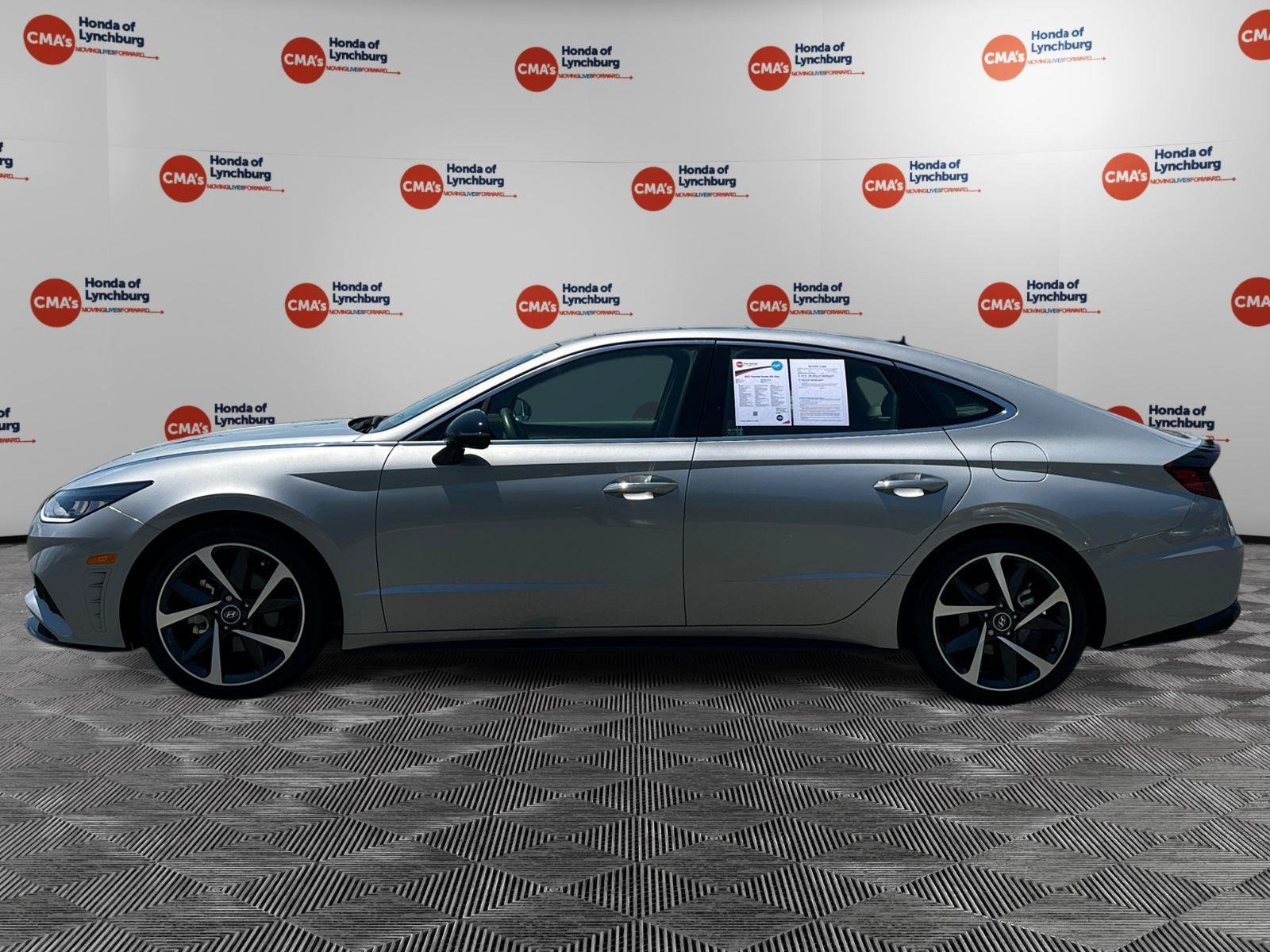 Used 2023 Hyundai Sonata SEL Plus FWD image 2