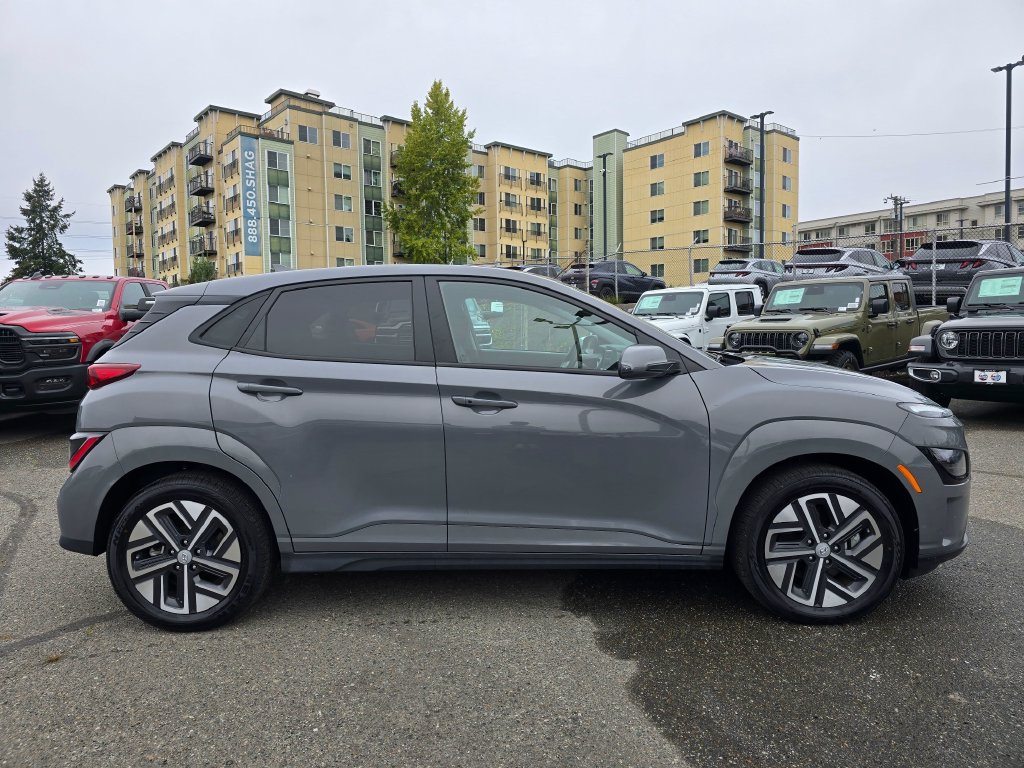 Used 2023 Hyundai Kona SE FWD image 8
