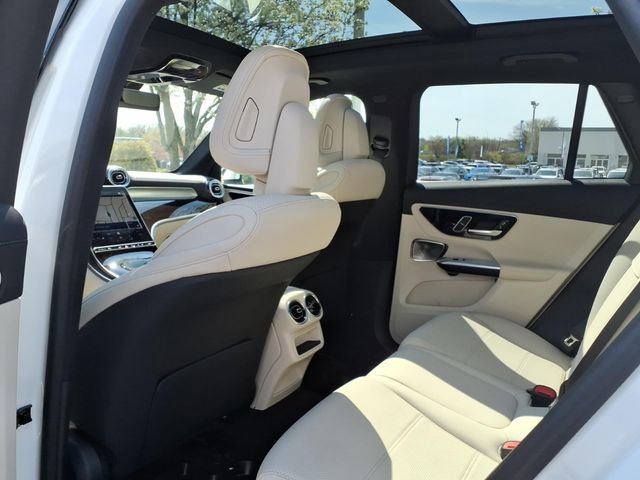 Used 2025 Mercedes-Benz GLC 300 4MATIC image 22